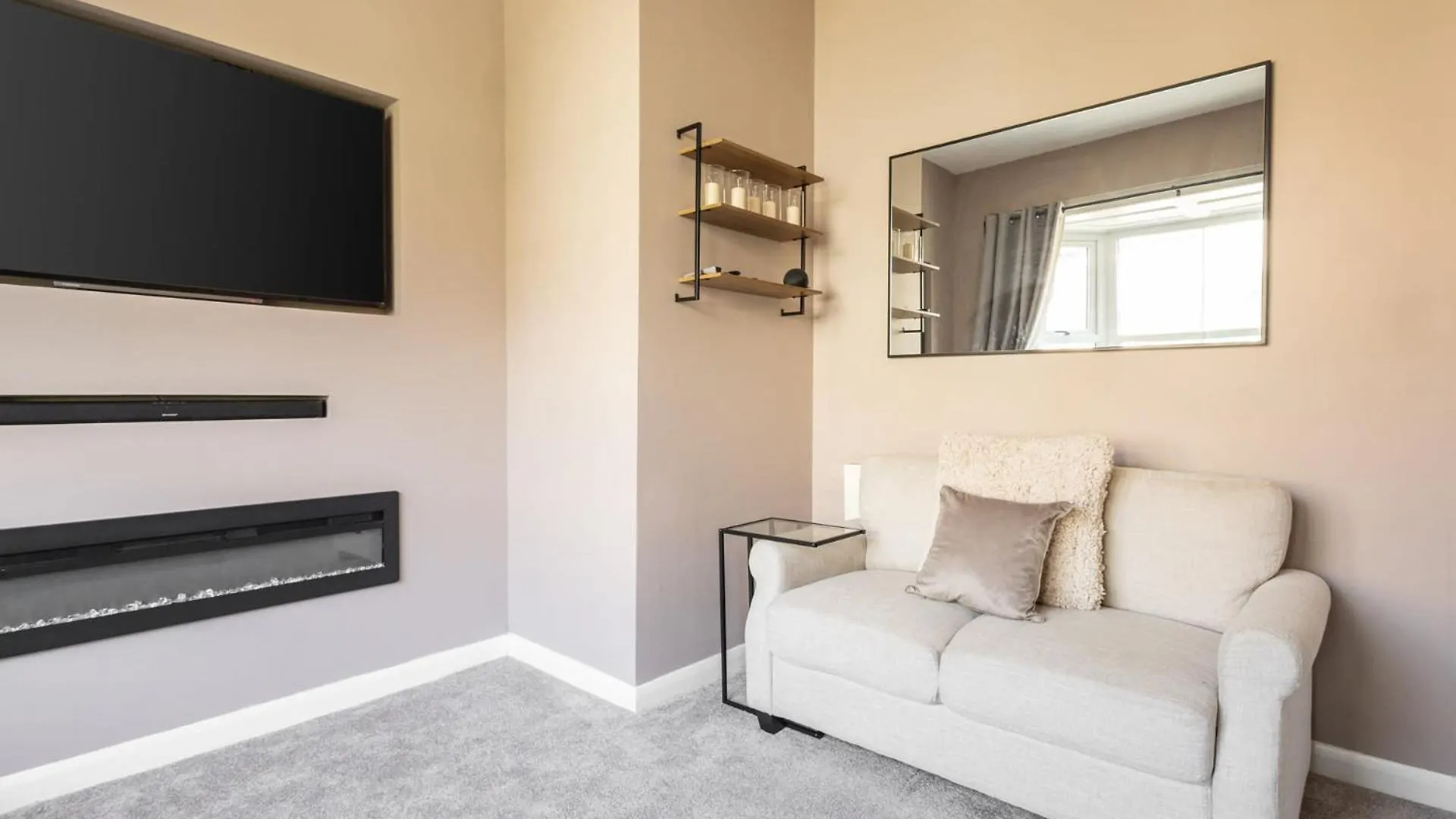 Host & Stay - High Street Loftus