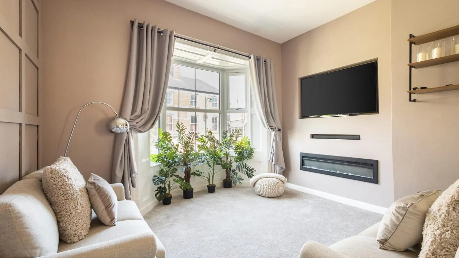 Host & Stay - High Street Loftus